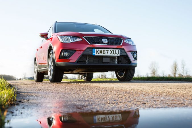 2018 SEAT Arona SE Technology Front Puddle Shot