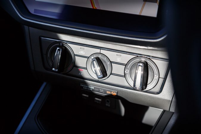 2018 SEAT Arona SE Technology Heating Controls