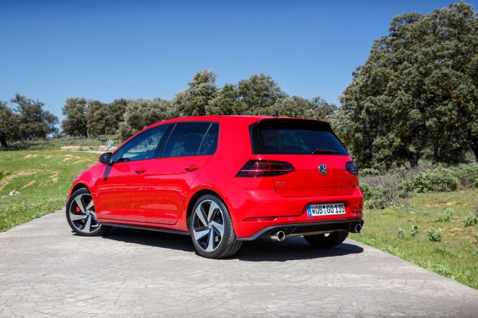 2018 Volkswagen Golf GTI Ascari 33