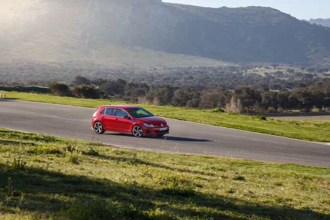 2018 Volkswagen Golf GTI Ascari 4