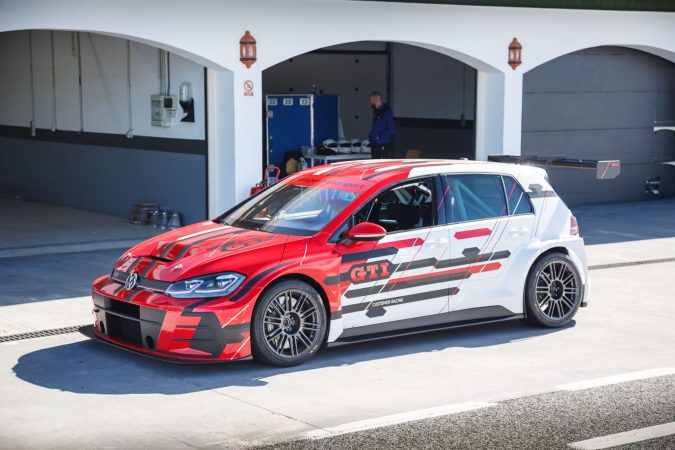 2018 Volkswagen Golf GTI TCR Ascari 10