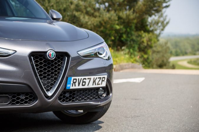 Alfa Romeo Stelvio SUV 4