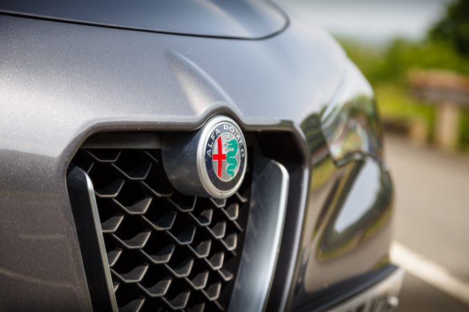 Alfa Romeo Stelvio SUV 6