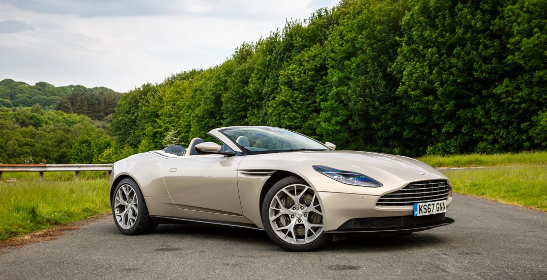 Aston Martin DB11 Volante 0002