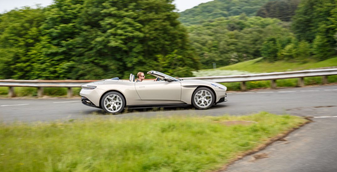 Aston Martin DB11 Volante 0017