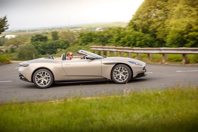 Aston Martin DB11 Volante 0020