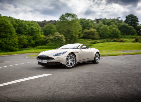 Aston Martin DB11 Volante 0029