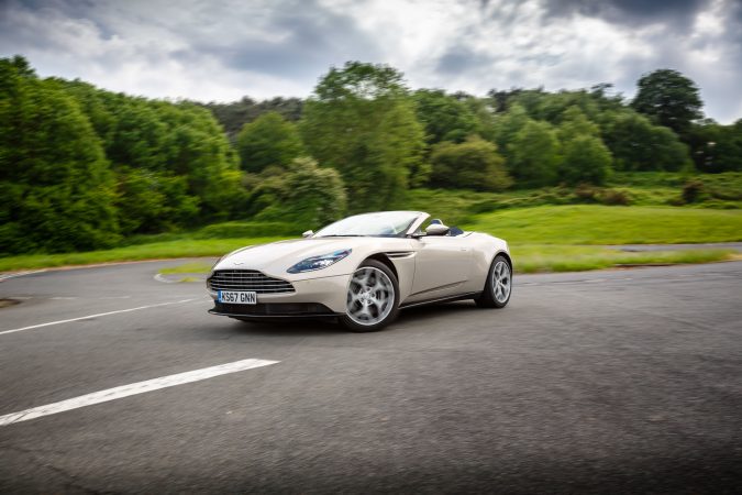 Aston Martin DB11 Volante 0029