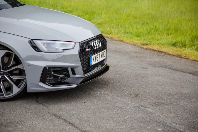Audi RS4 2018 5