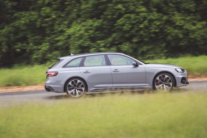 Audi RS4 Avant 13