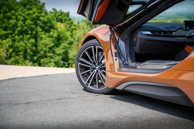 BMW i8 E-Copper Wheel with door open