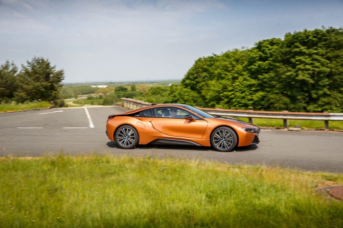 BMW i8 E Copper 32