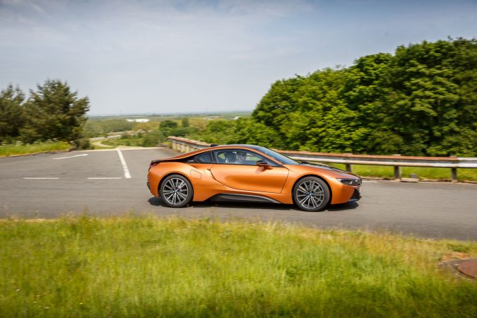 BMW i8 E-Copper Driving 