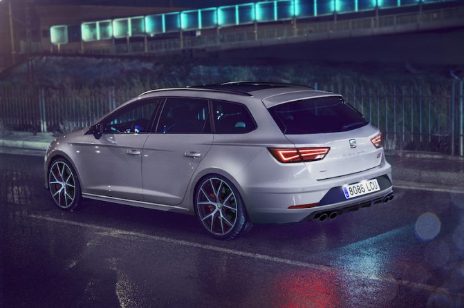 SEAT Leon ST Cupra 300 Carbon Edition