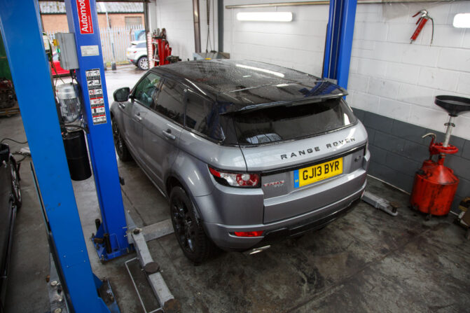 Replacing The Prop Shaft On Land Rover Range Rover Evoque