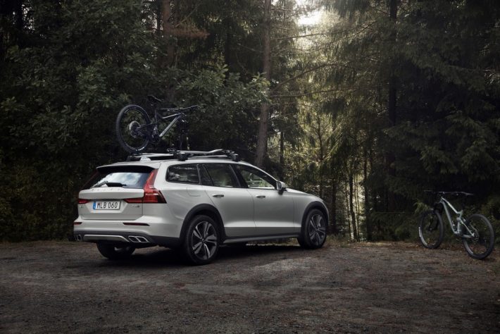 Volvo UK Announce Specs and Price of New V60 Cross Country