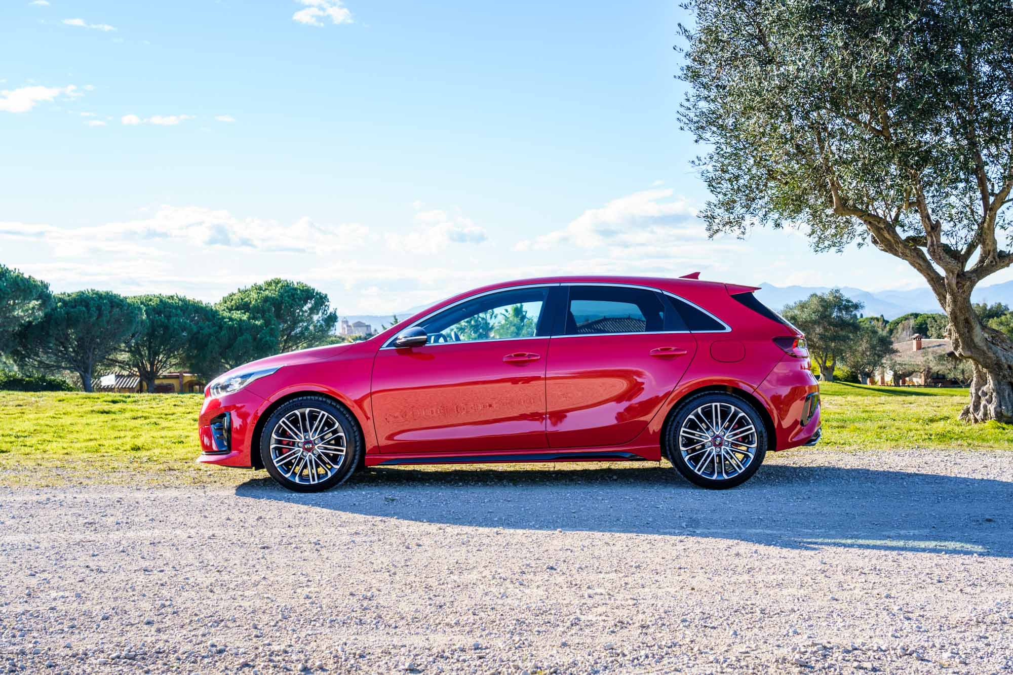 Kia Ceed Gt Review Power 1 Bhp 0 62mph 7 2 Secs