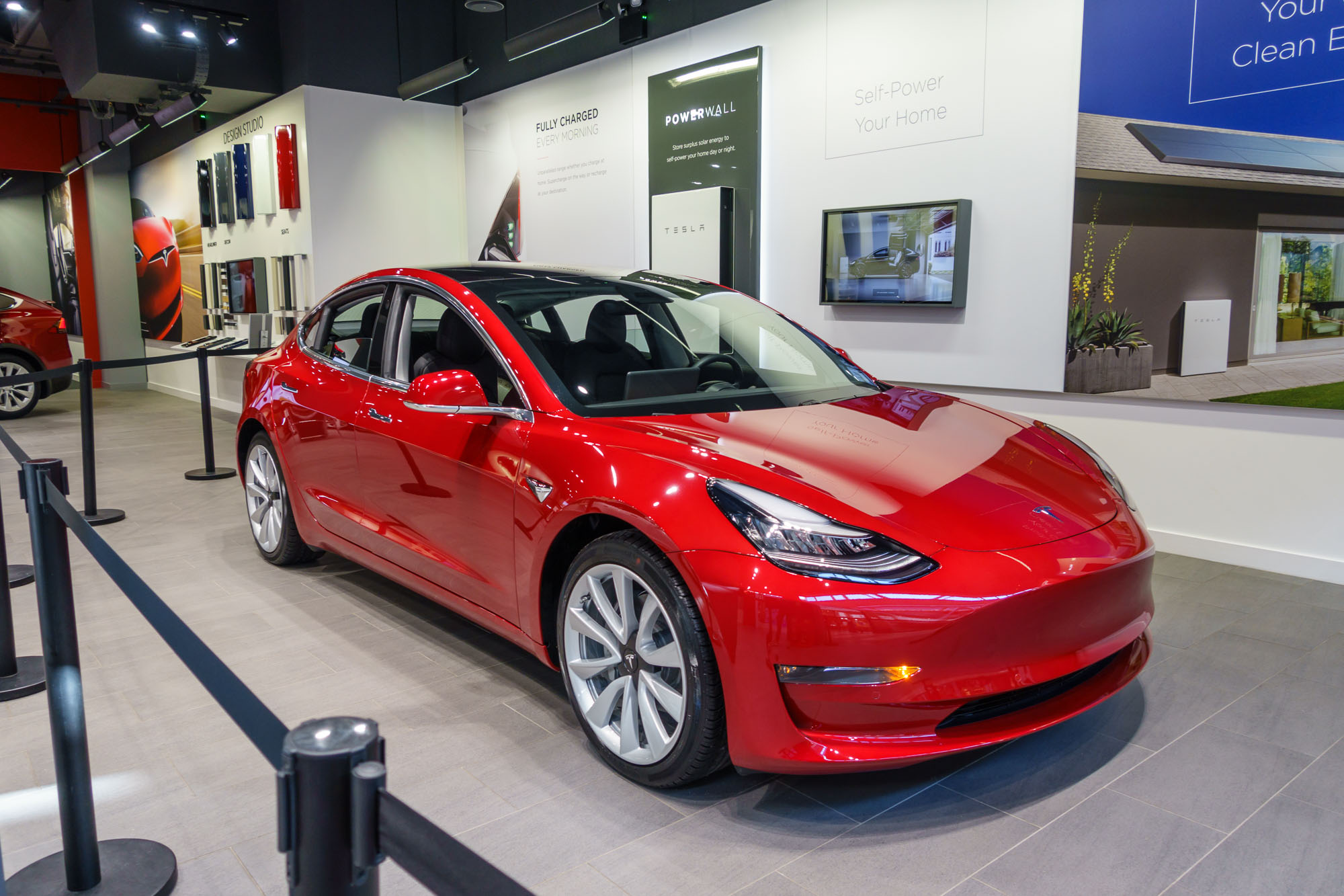 Tesla Model 3 - A Closer Look At The Car For The UK