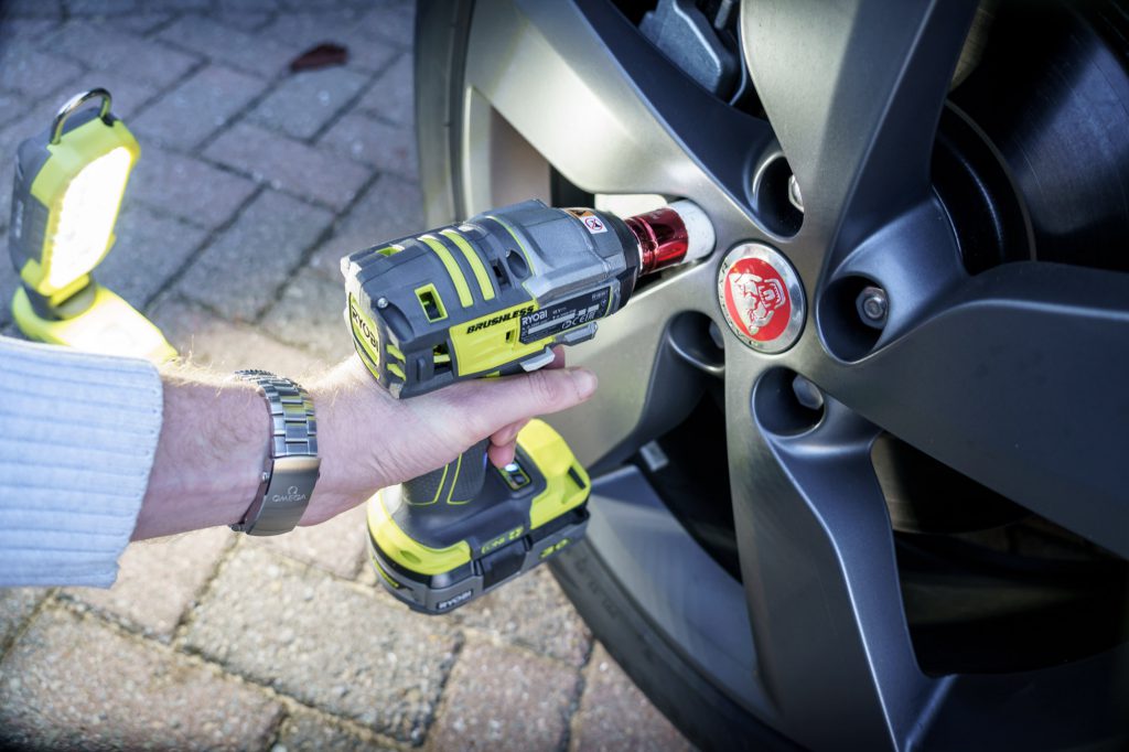 Ryobi Brushless Impact Wrench 18V ONE+ R18IW70 Review