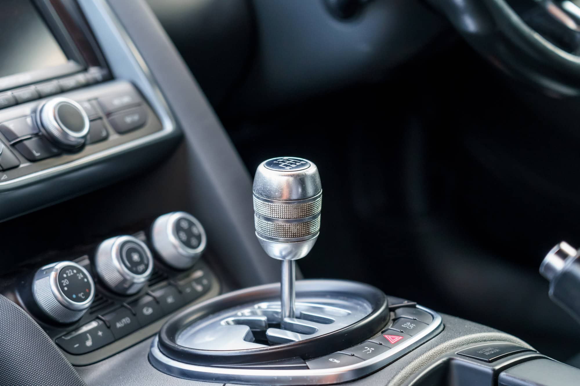 R8 shift knob discount