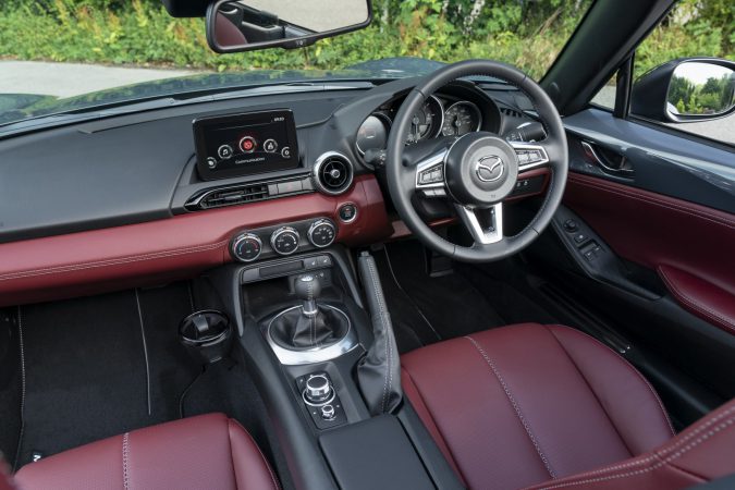 Mazda MX-5 R-Sport interior red