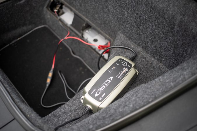 test charge on Audi R8 CTEK Pro Battery Charger MXS 10