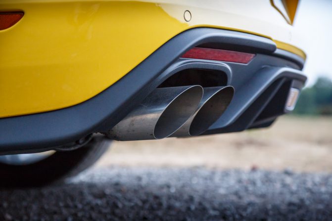 How to Unblock a Catalytic Converter