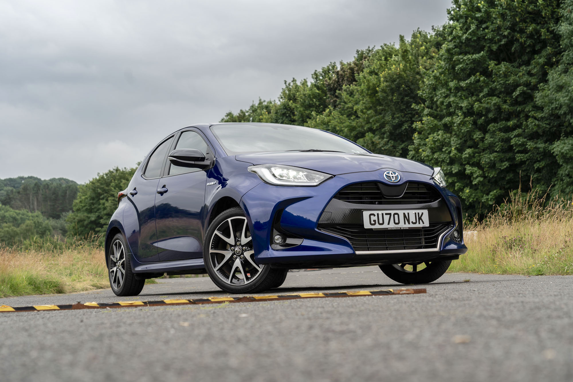 Baan bonen Inspireren Toyota Yaris Hybrid Dynamic Review 🏎️