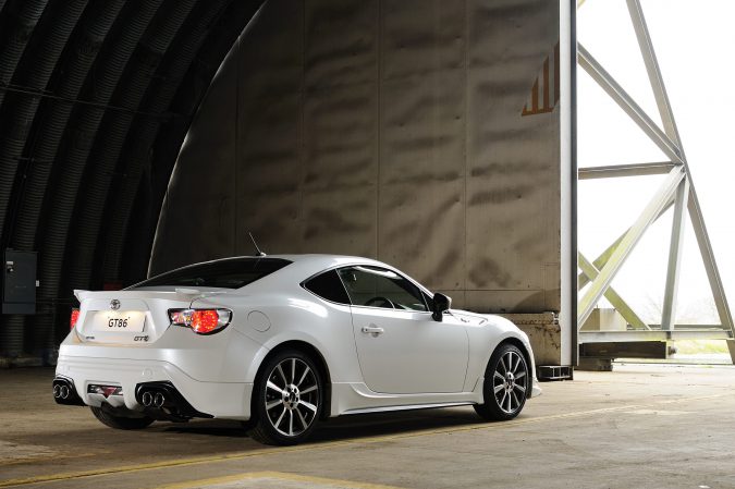 BRZ VS FR-S