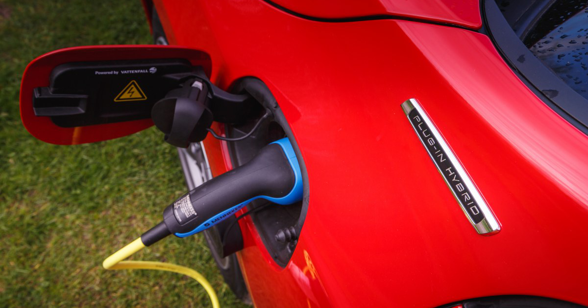 Hybrid Battery Replacement Cost 🏎️ How Much For A New Pack?