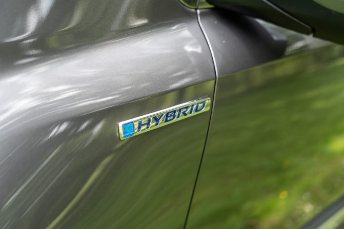 How long do hybrid batteries last