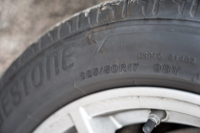 225/50 R17 98Y Bridgestone