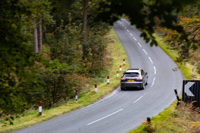 Porsche Cayenne E-Hybrid Driving away