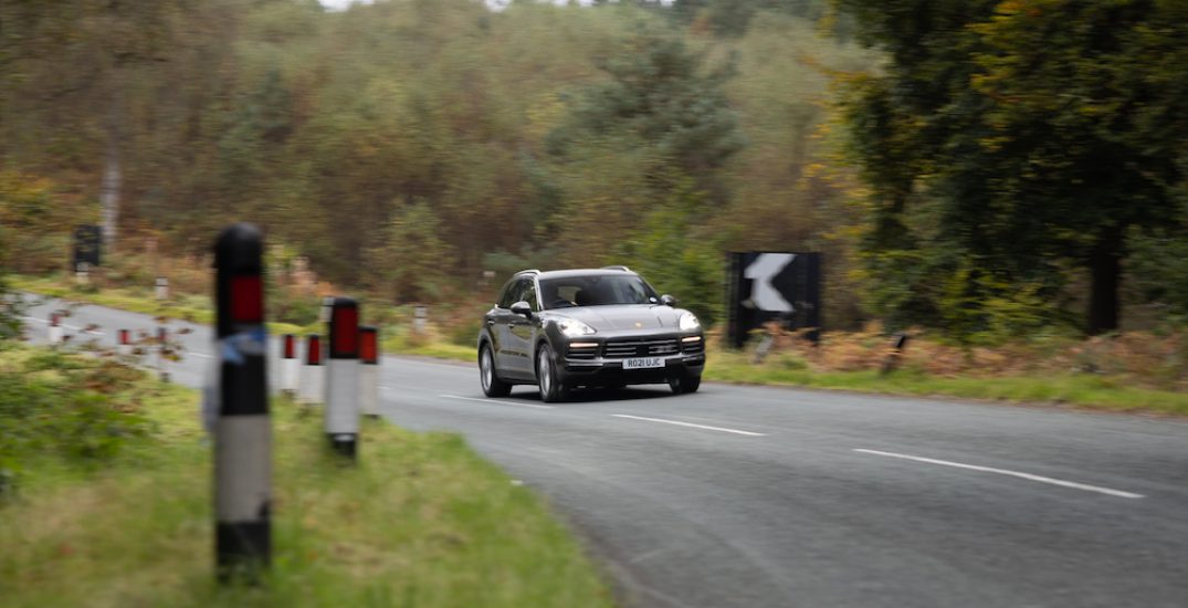 Porsche Cayenne E-Hybrid Cornering