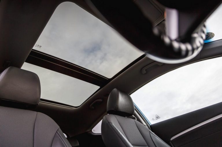 Moonroof vs Sunroof What's The Difference & Costs)