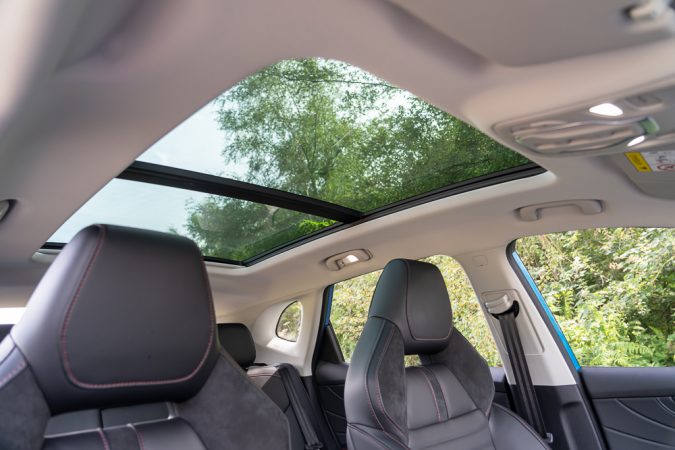 Difference Between Sunroof And Moonroof