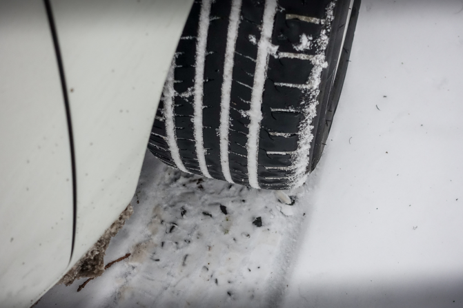 Snow Cables VS Chains