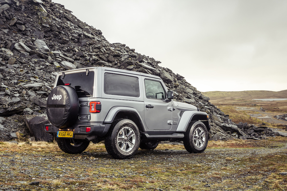 Jeep Manual Transmission: Which Jeeps Have A Manual Gearbox?