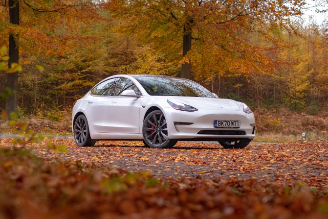 Waymo vs Tesla