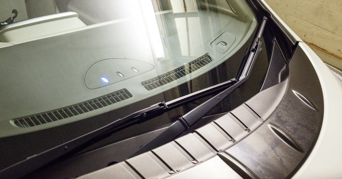 Windshield Wiper Won't Turn Off 🏎️ What Can You Do To Fix It?