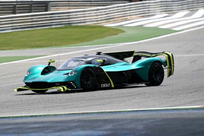 Aston Martin Valkyrie AMR Pro