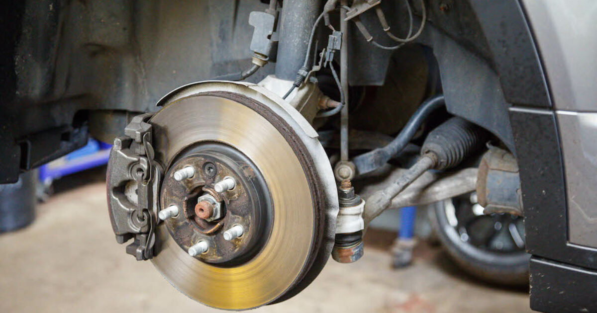 MacPherson Strut vs Double Wishbone Suspension (Pros & Cons)