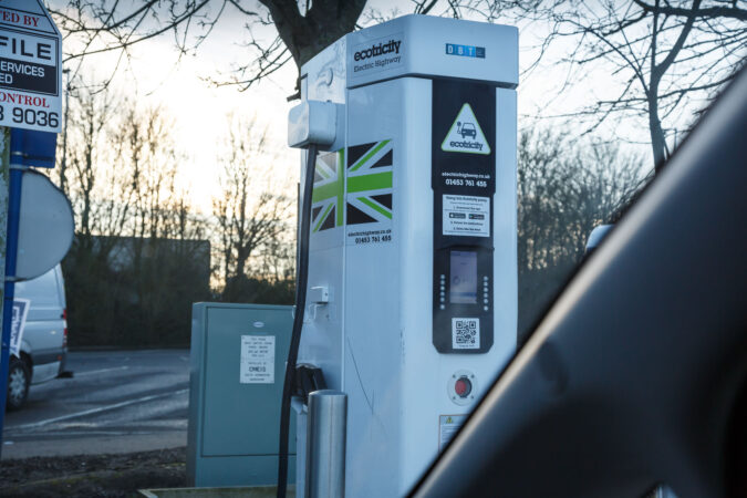 how much to charge electric car uk