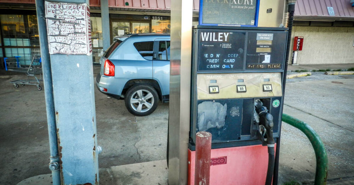 Best Gas Stations Fuel Quality, Rewards Program, & Credit Cards