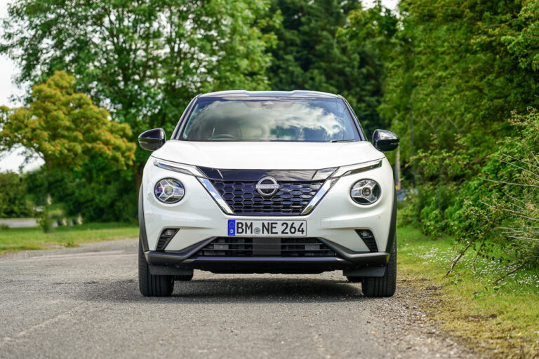 Nissan Juke Hybrid Tekna Review 🏎️