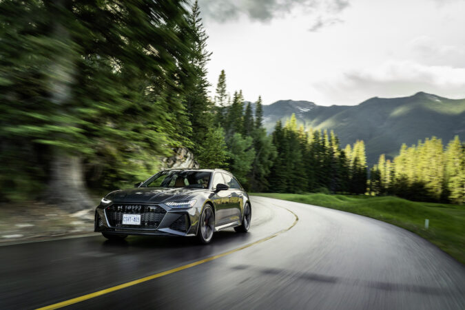 Audi RS 6 - C8 Front in motion