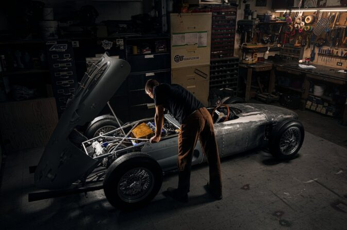 Rent A Garage To Work On Car