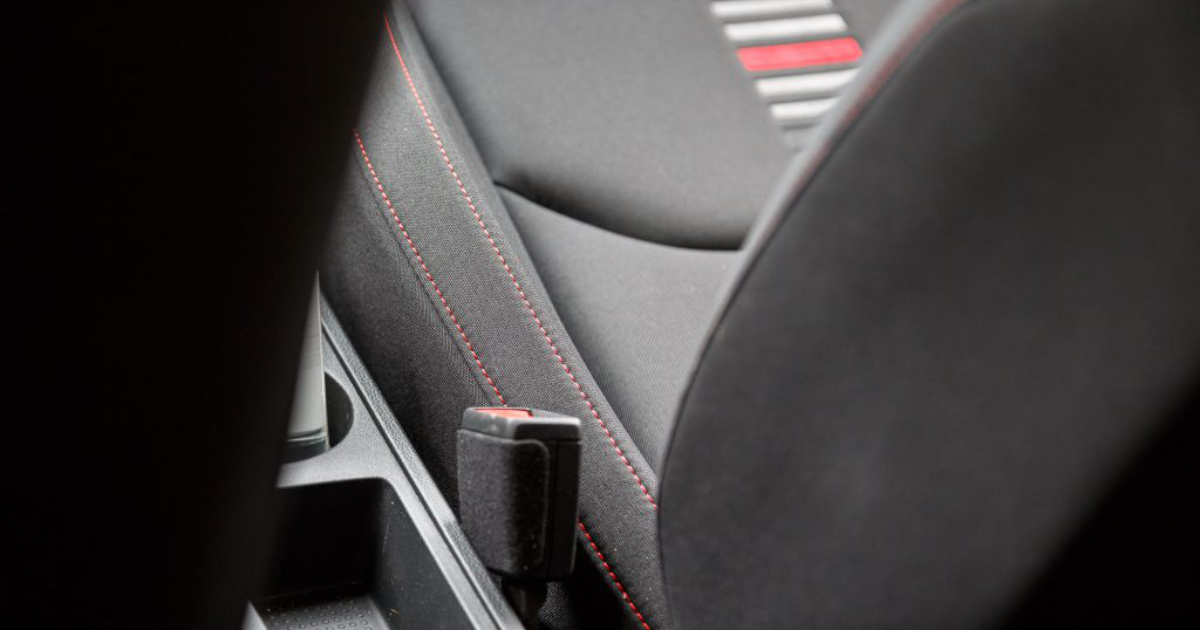 Seat Belt Won't Pull Out Jammed How To Fix (Retract Or Pull Out)