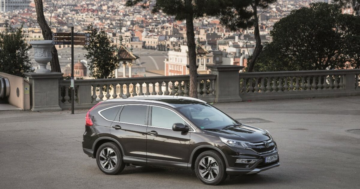 Honda CRV Hybrid vs Toyota RAV4 Hybrid Comparison & Specs