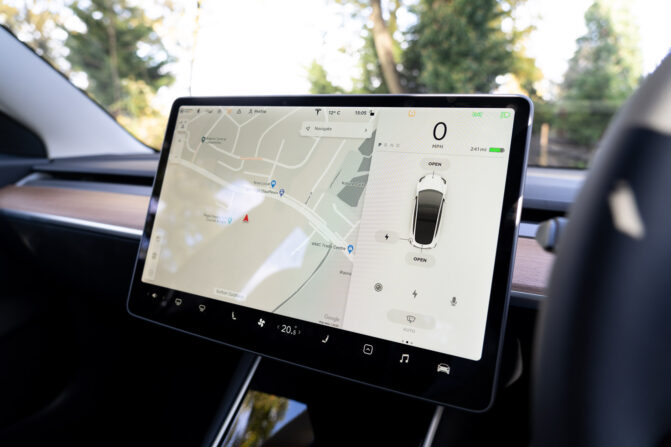 how does car wifi work